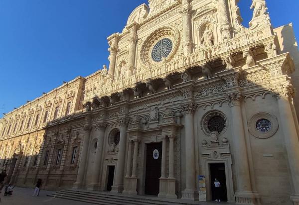 Lecce basilica di Santa Croce simbolo del barocco leccese